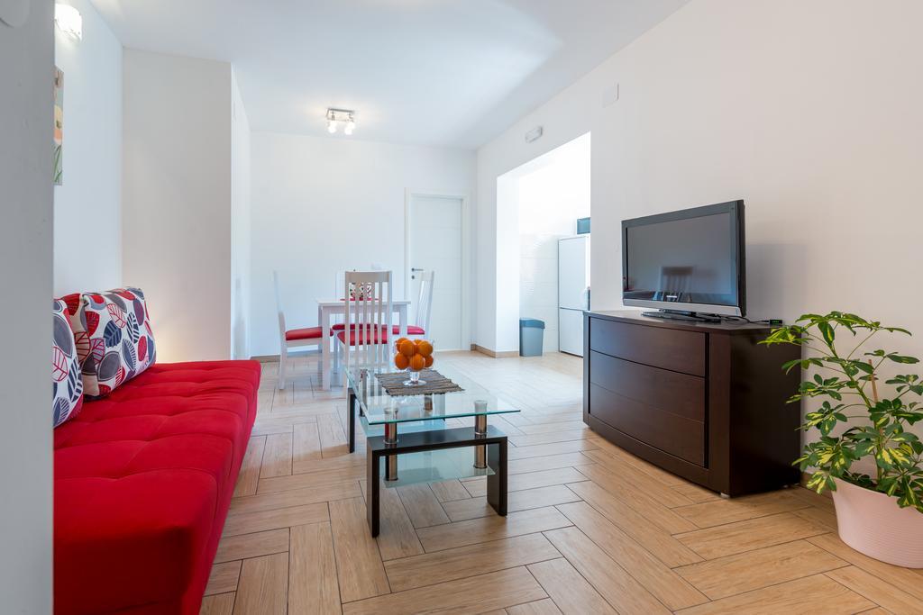 Apartments Windrose ซัฟทัท ภายนอก รูปภาพ