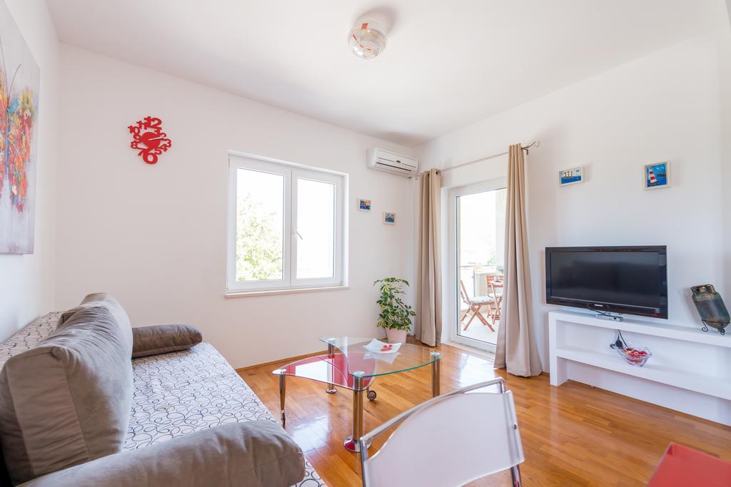 Apartments Windrose ซัฟทัท ภายนอก รูปภาพ