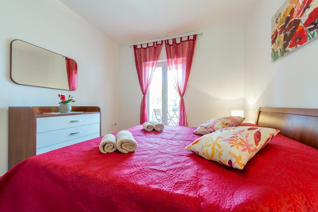 Apartments Windrose ซัฟทัท ภายนอก รูปภาพ