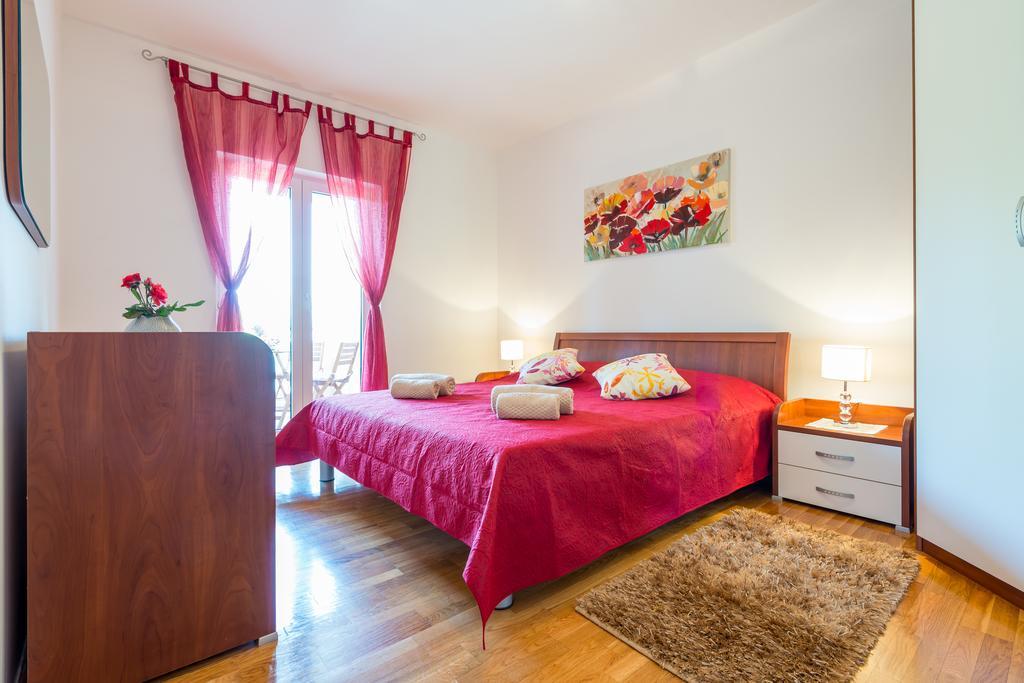 Apartments Windrose ซัฟทัท ภายนอก รูปภาพ