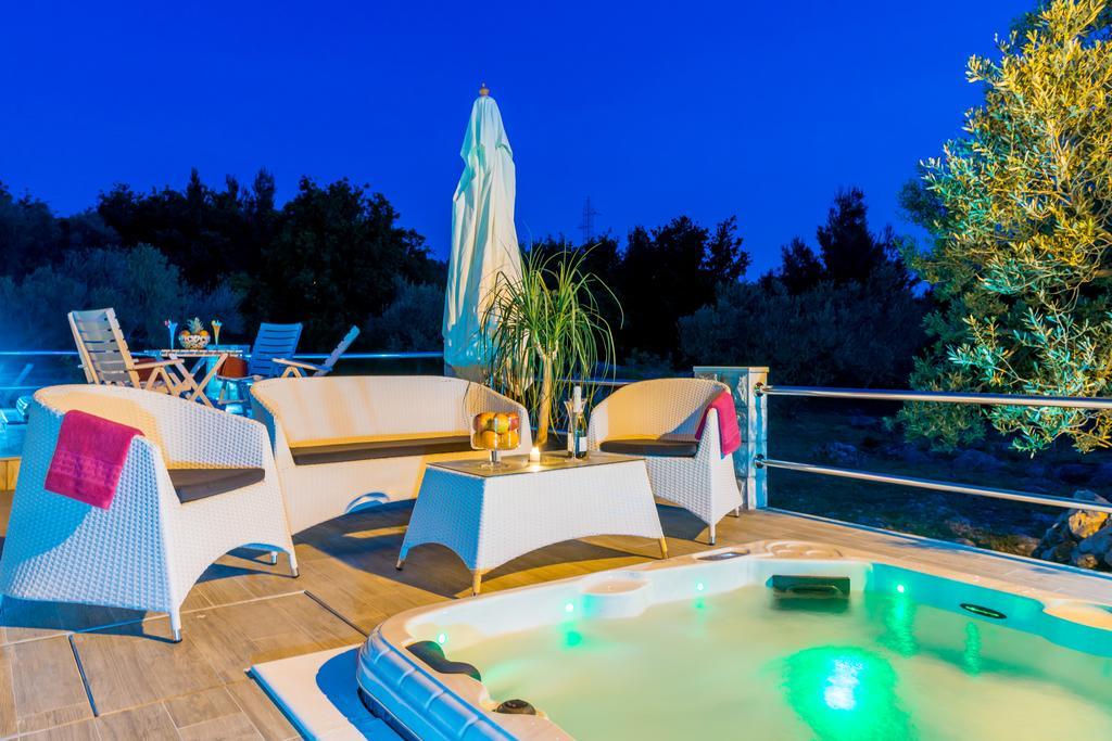 Apartments Windrose ซัฟทัท ภายนอก รูปภาพ