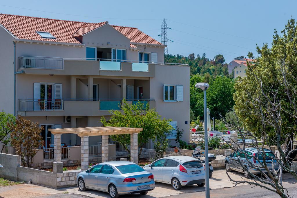 Apartments Windrose ซัฟทัท ภายนอก รูปภาพ